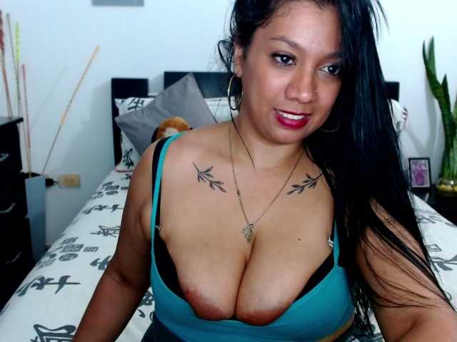 Bilder titsbiglovers Hello guys let's have fun .. Show cum for 599 tokens