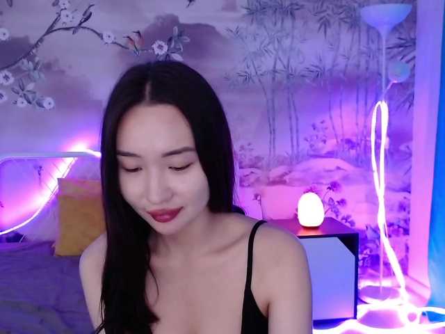 Bilder TomikoMilo Have you ever tried royal blowjob or ever hear about this ? Ask me ! My fav vibe level 5,10,20,30,40,50, 66 it goes me crazy #asian #mistress #skinny #squirt #stockings