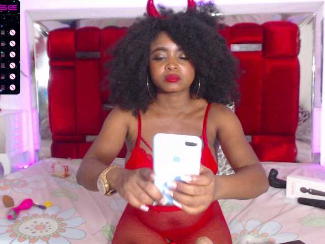 Bilder valerysexy4 Hey guys, hot day I want you to make me wet for you !! ♥♥ PVT // ON @goal full squirt #ebony #latina # 18 #slim #bigboob #lovens