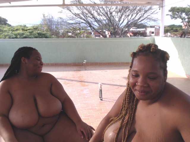 Bilder VaneAndEvee When I feel really good, you will have the pleasure of seeing me cum everywhere #BBW #latina #feet #shaved #colombian #chubby #cum #squirt #bigclit #bigtits #bigass #blowjob #lovense #couple#lush#domi