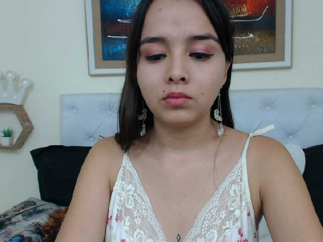 Bilder venusyiss Hi Lovers ! Today A mega Squirt , tip 333 to see my squit show and others to give me pleasure Tip=pleasure #latina #teen #natural #lovense #suggar