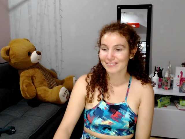Bilder VeronicaRusso hello guys enjoy with me 332 tokens to reach the goal Squirt Show