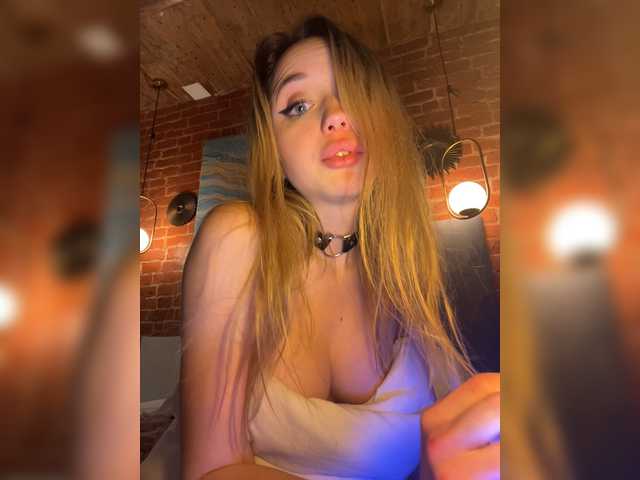 Bilder VickaTsss Hi, I'm new here, I will be glad to see you at my place! Lovens from 2 tokens, all the most interesting in private)