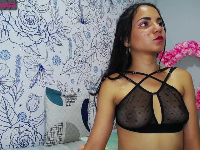 Bilder vicky-horny hello guys i am vicky Today I have a banana to play with my vagina when you reach the finish line #latina #bigpussylips #young #anal #pussy