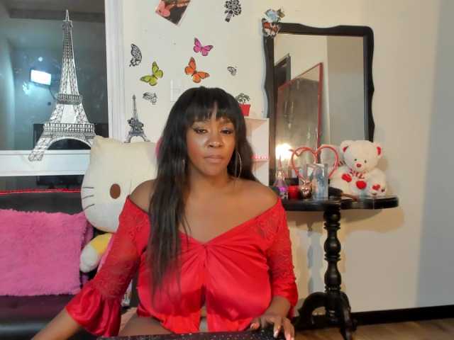 Bilder VIOLETAJONES I love talking to intelligent people with good tastes I also consider myself cute and naughty I would like to meet people