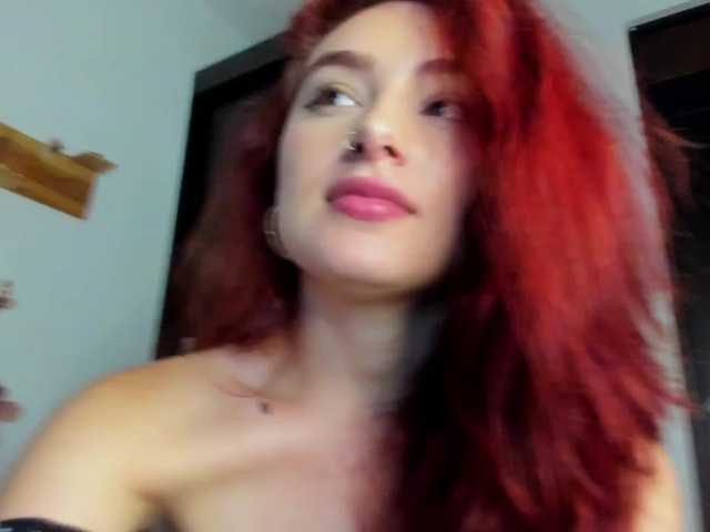 Bilder violetwatson- Today I am very playful, do you want to come and try me! Goal: 1500 tokens