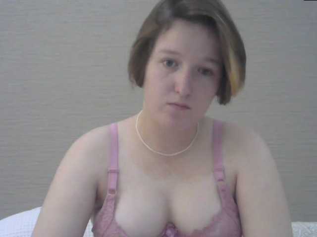 Bilder WetYvonne Hello boys, i wanna play with you so bad.. spoil me..