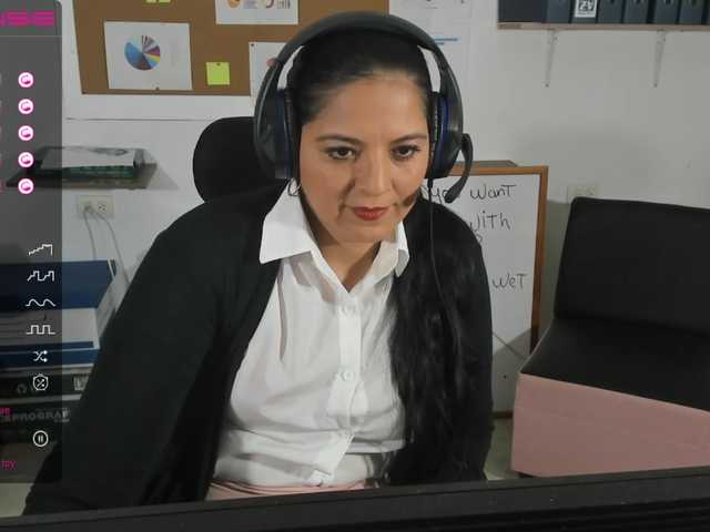 Bilder ZahiraChannel Full nakedin the office and play with thedildo (@remain)