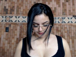Bilder ZoeBennett Hi, guys. Good day❤* This is my first day ,let's have fun, guys. - Multi Goal: Every 444 goal's: CUMSHOW ❤* #lovense #toy #dildo #ass #latina #bigtits #bigboobs #bigass #blowjob